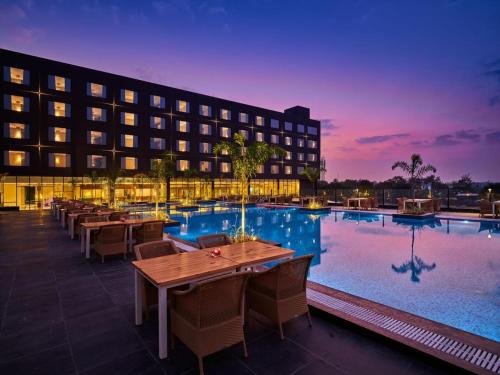 Vietnam Luxury Hotel Market